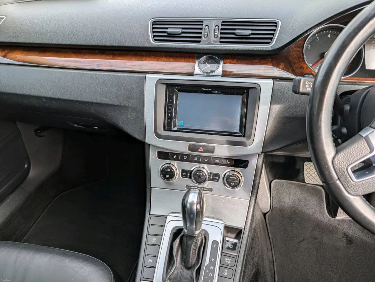 VW Passat Estate - Image 3