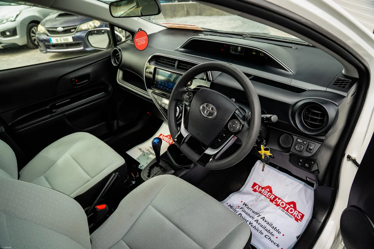 2021  TOYOTA AQUA AUTO - Image 4