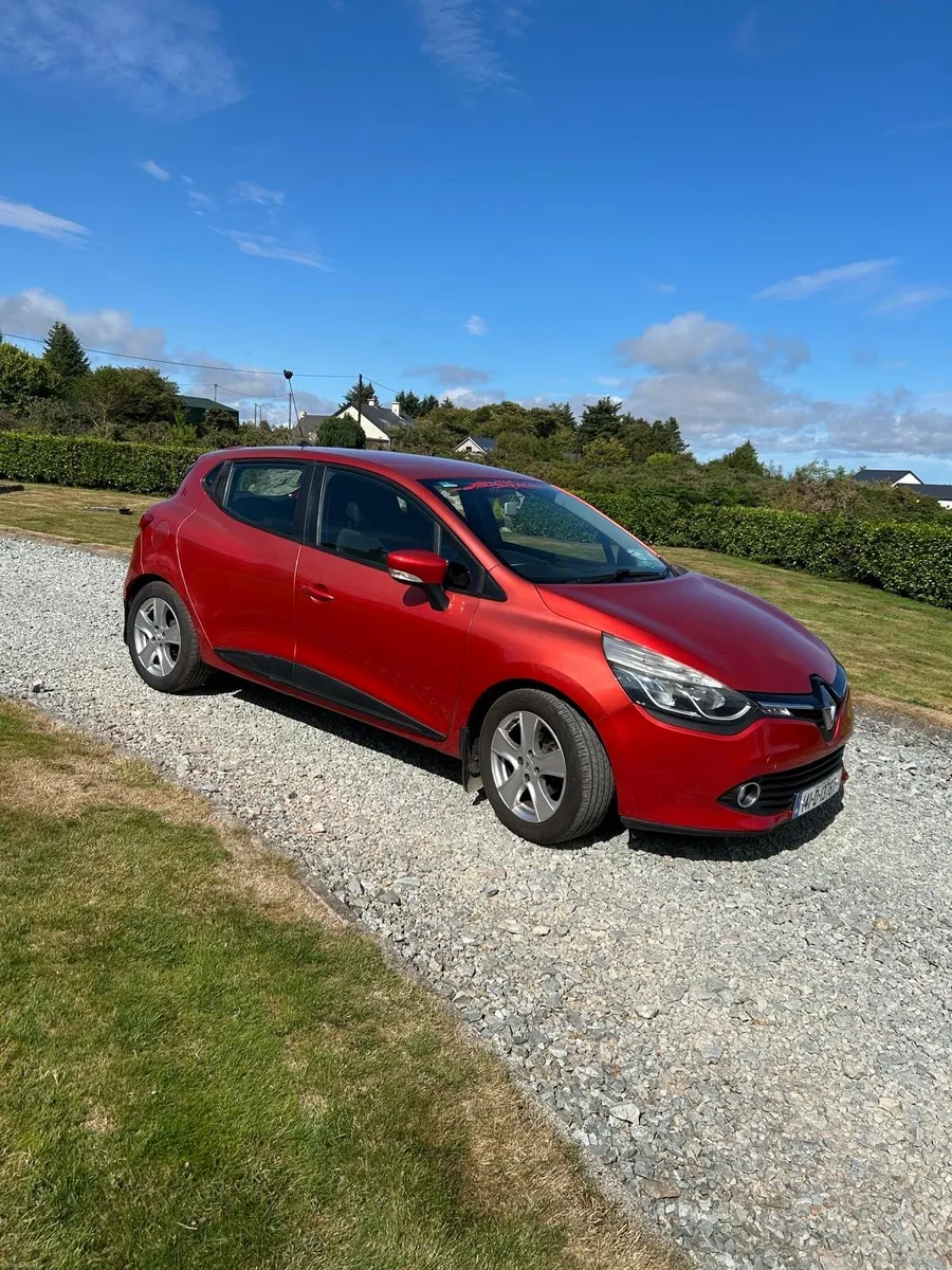 2014 Renault Clio - Image 2