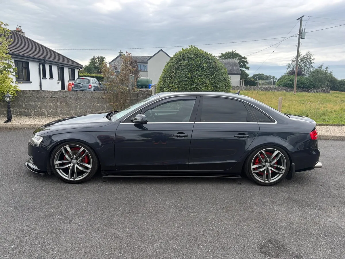 Audi A4 - Image 2