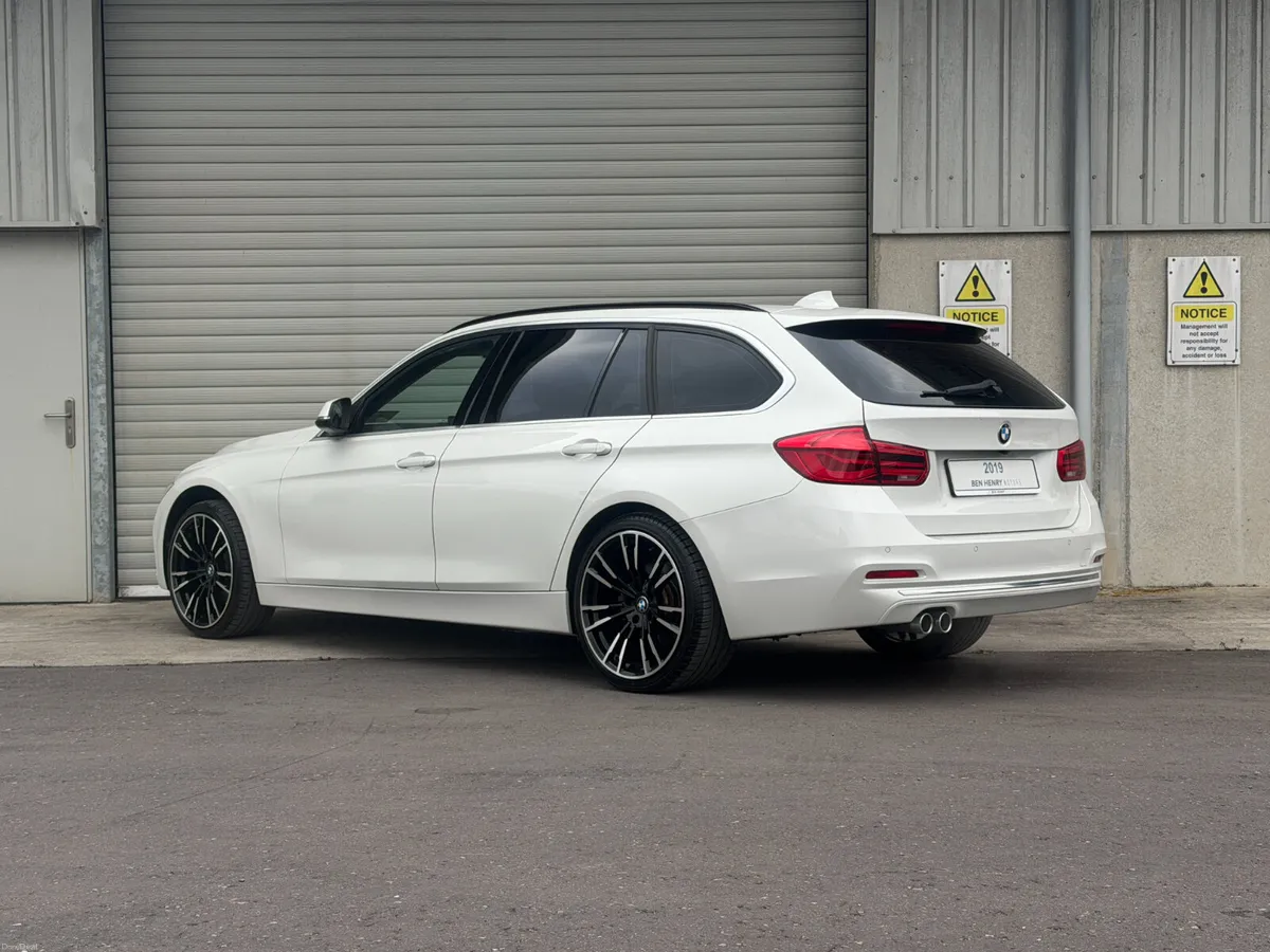 2019 BMW 320D Luxury Touring automatic - Image 4