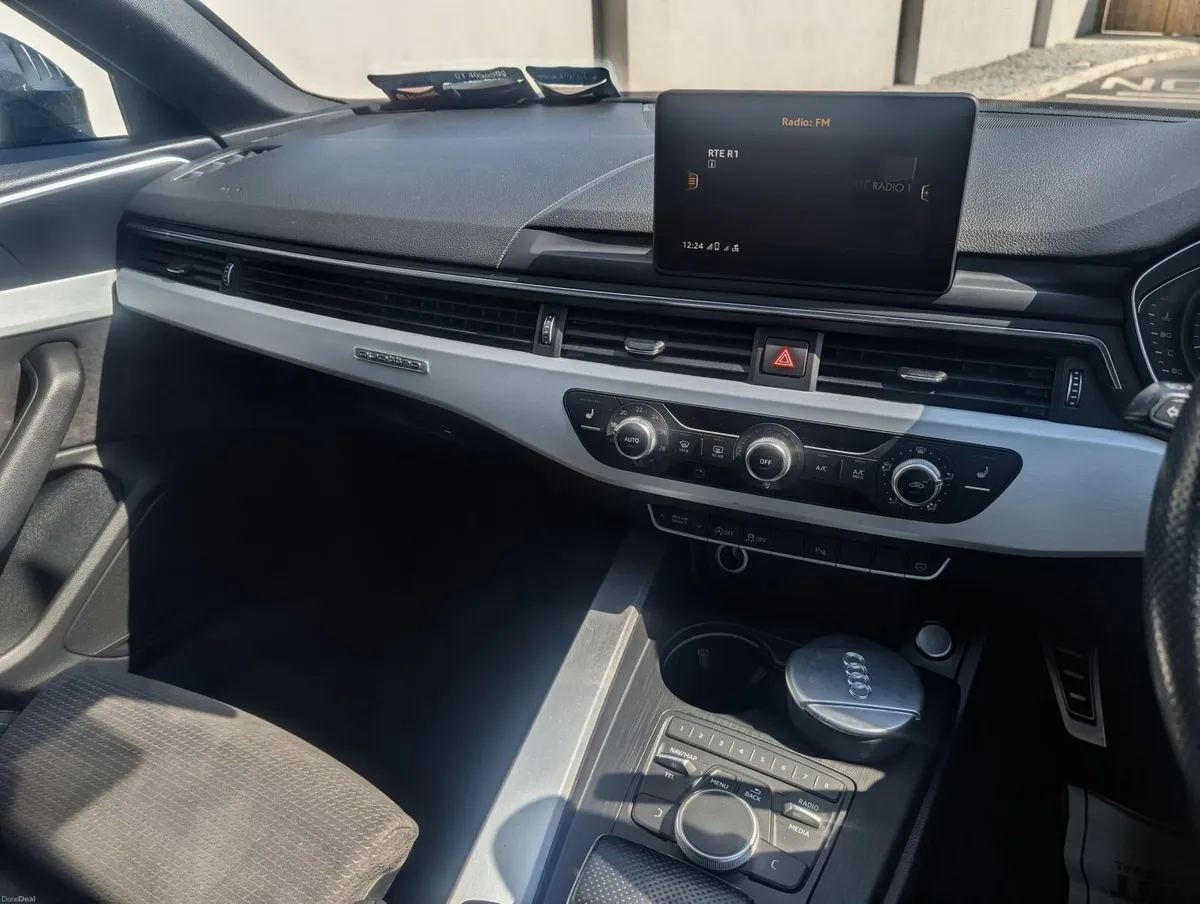 Audi A4: S-line Quattro 190bp Automatic Saloon - Image 6