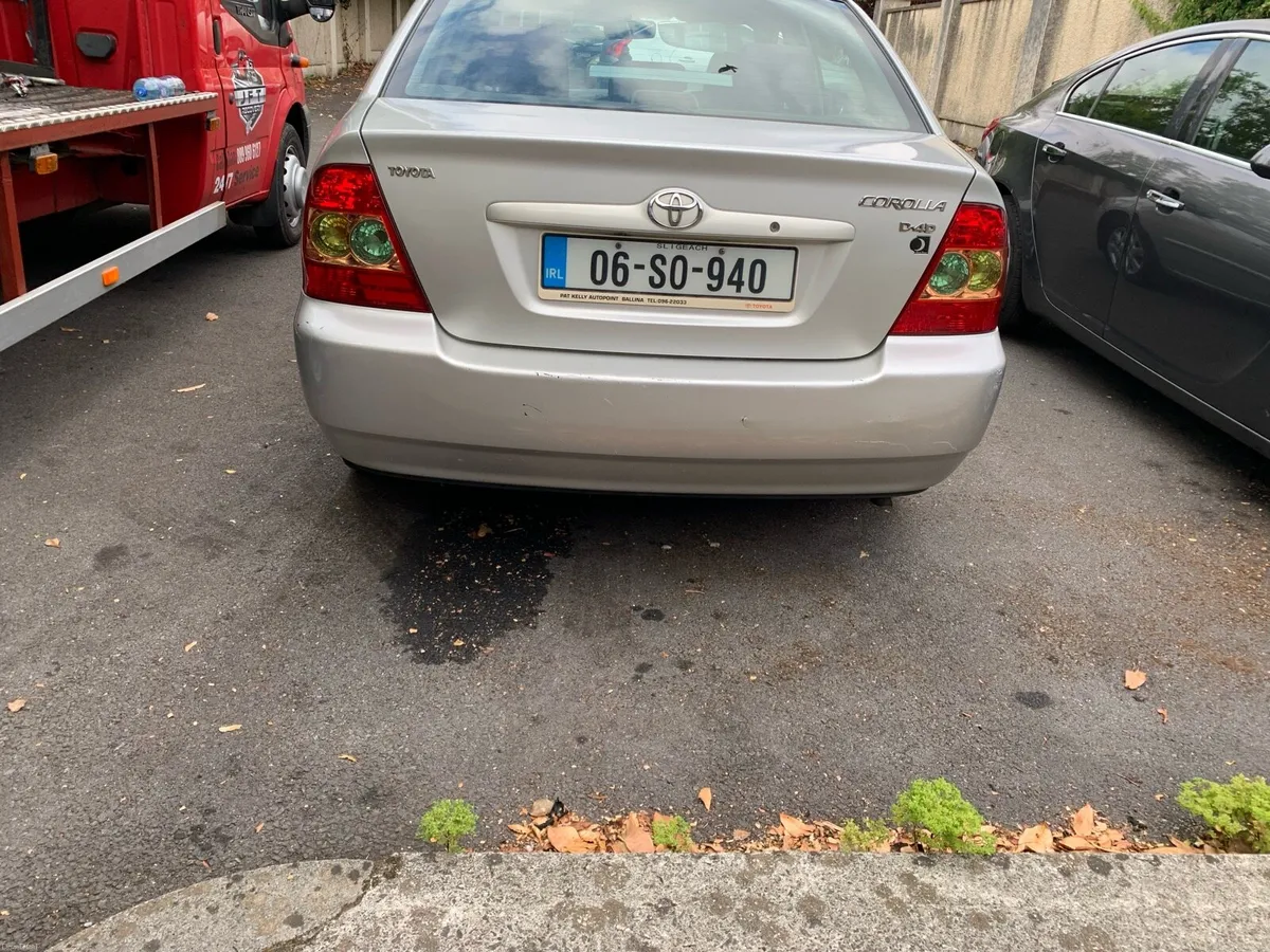 06 Toyota corrolla - Image 5