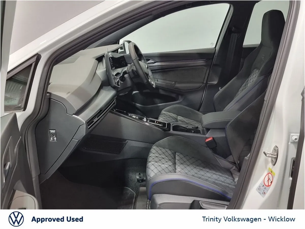Volkswagen Golf ** R-LINE ** 1.5 TSI ** MHEV ** DS - Image 4