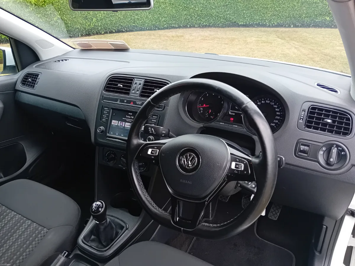 Volkswagen Polo 2017 - Image 6