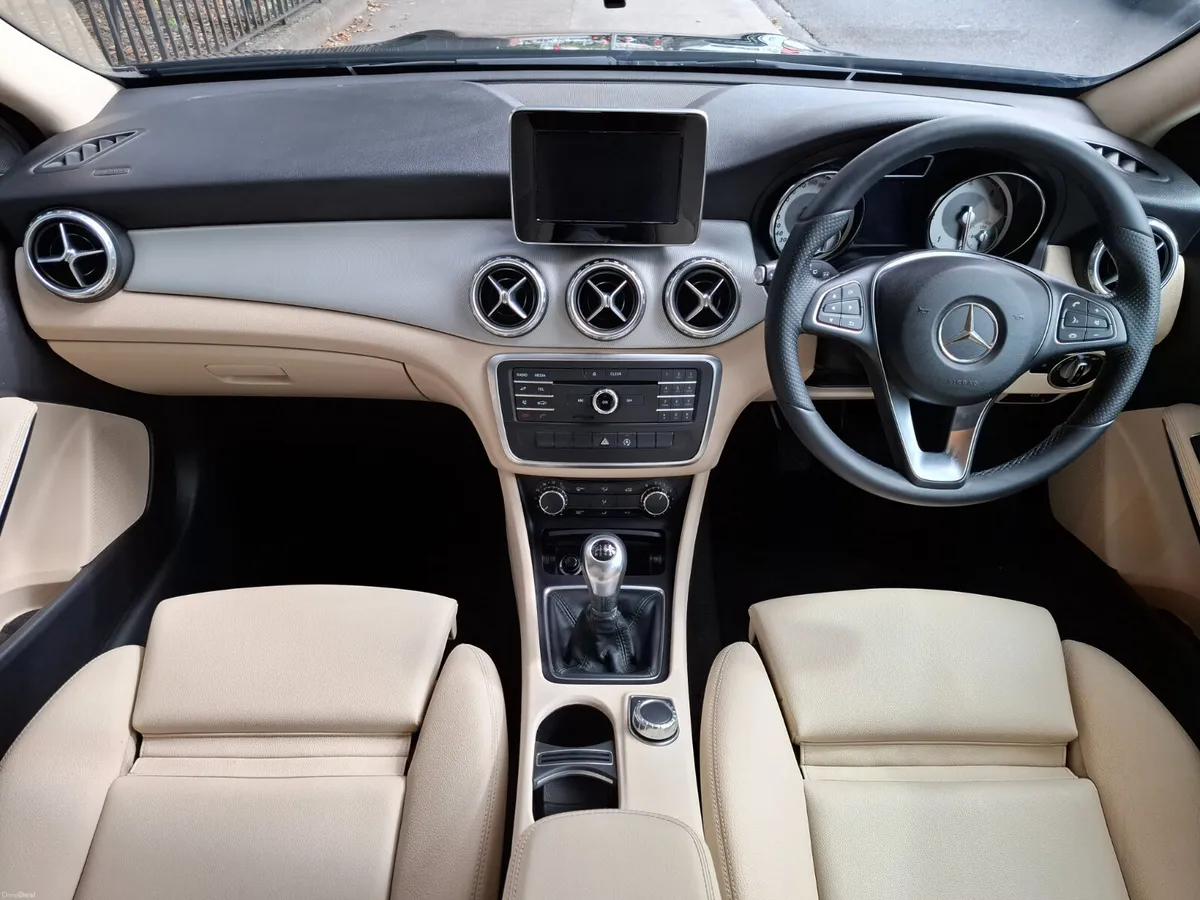 Mercedes-Benz GLA 2017 - Image 2