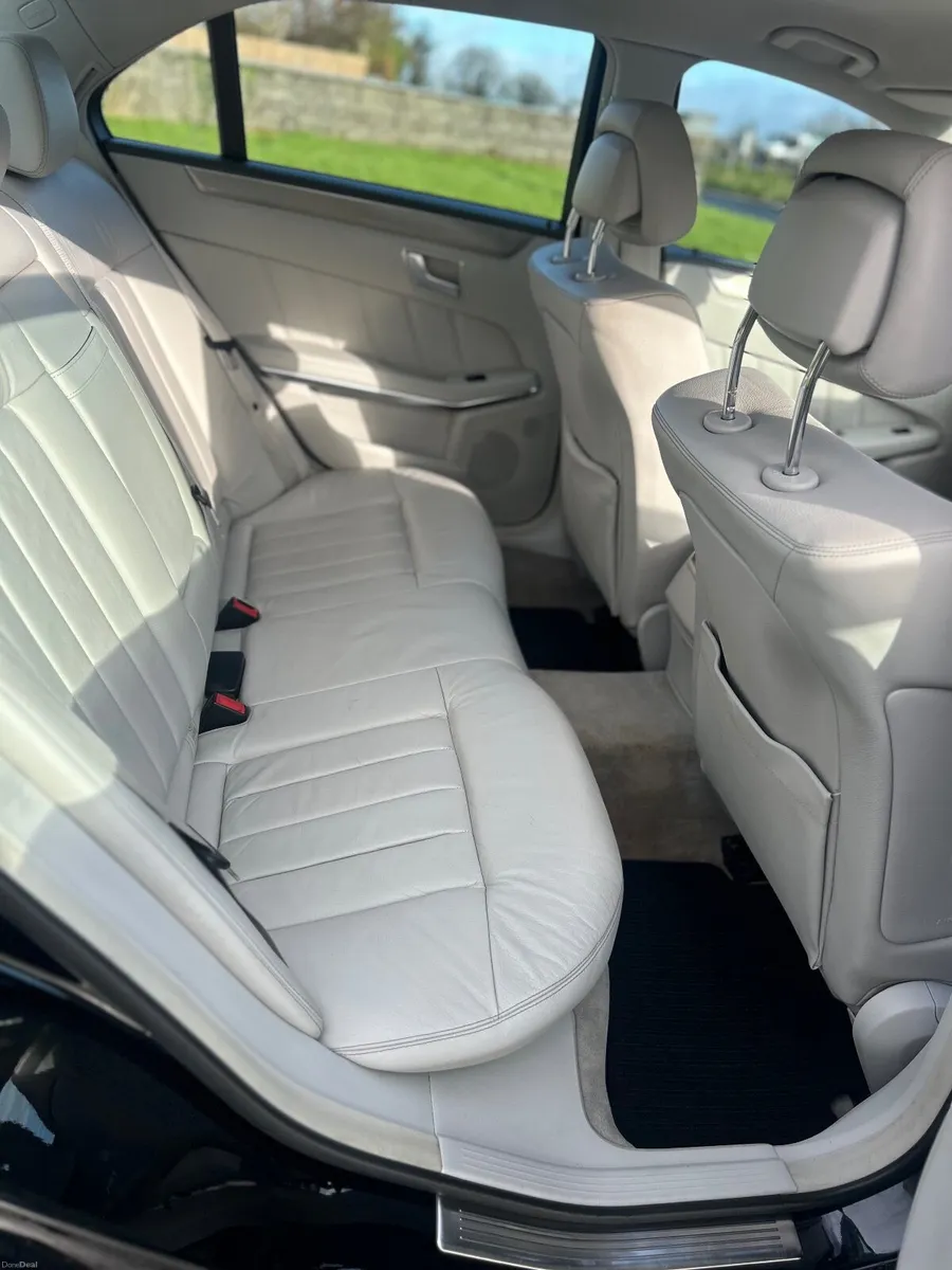 Mercedes-Benz E-Class 2014 - Image 2