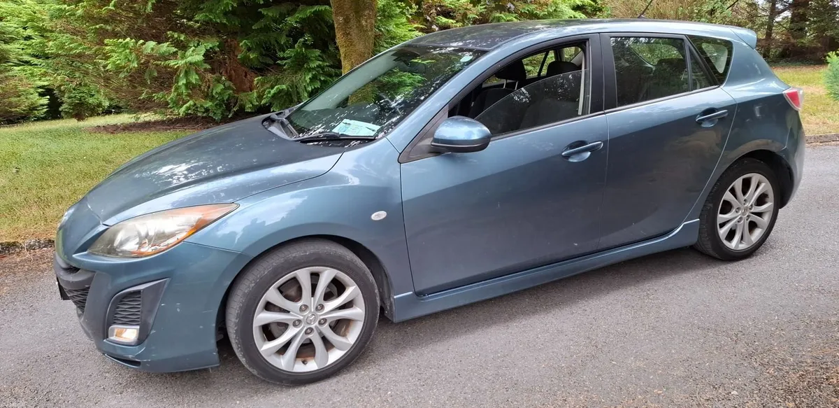 10 Mazda3  SPORT ,1  OWNER ,  LOW KMS - Image 2