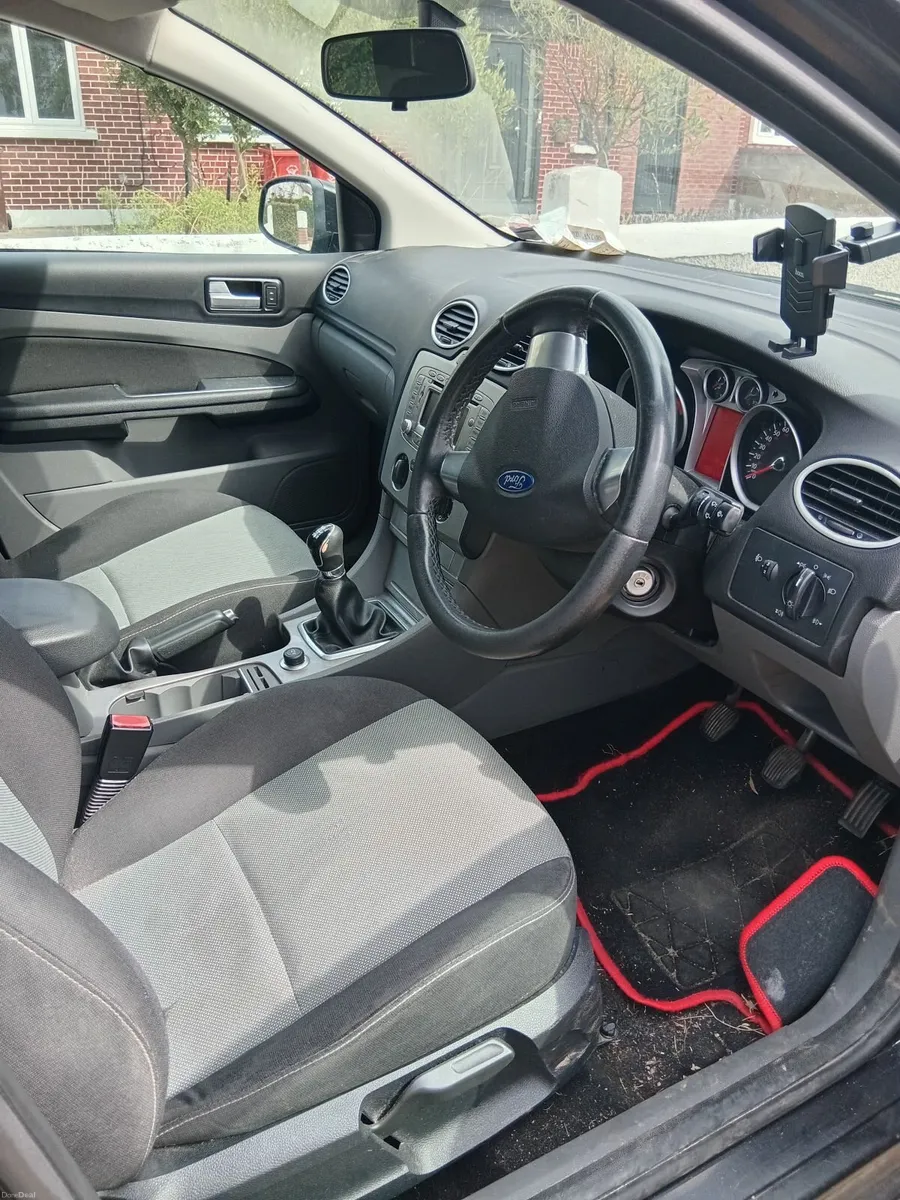 Ford Focus 2010 - Image 4