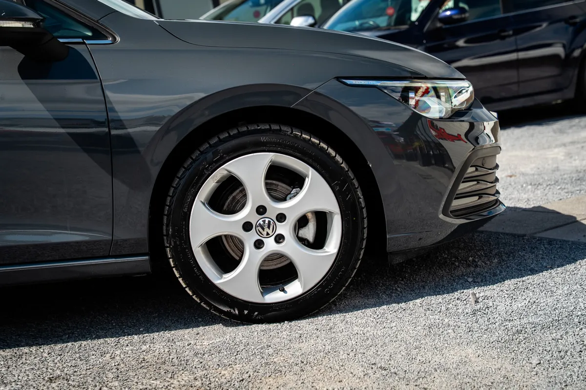 2023 VW GOLF 2.0 L TURBO DIESEL AUTO - Image 6