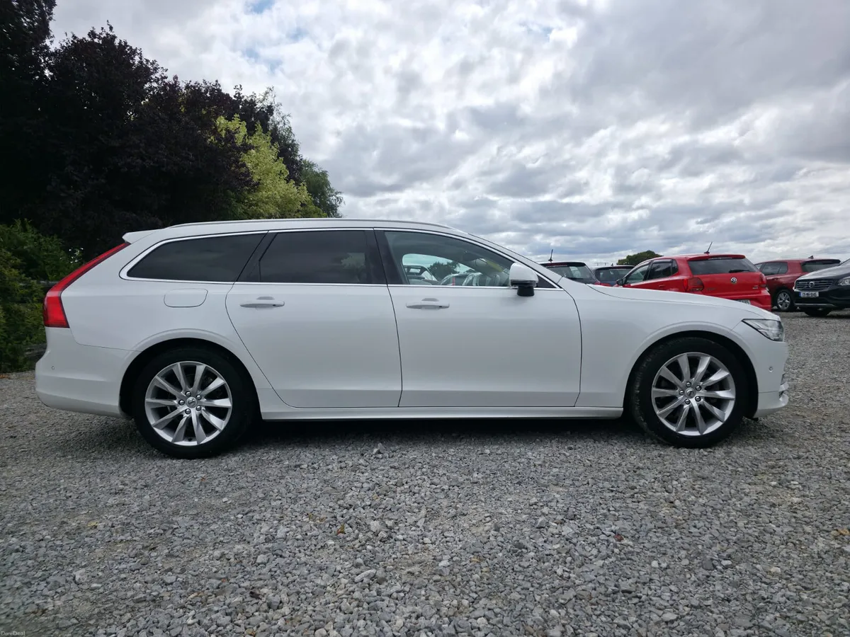 2020 Volvo V90 D4 Momentum - Image 6