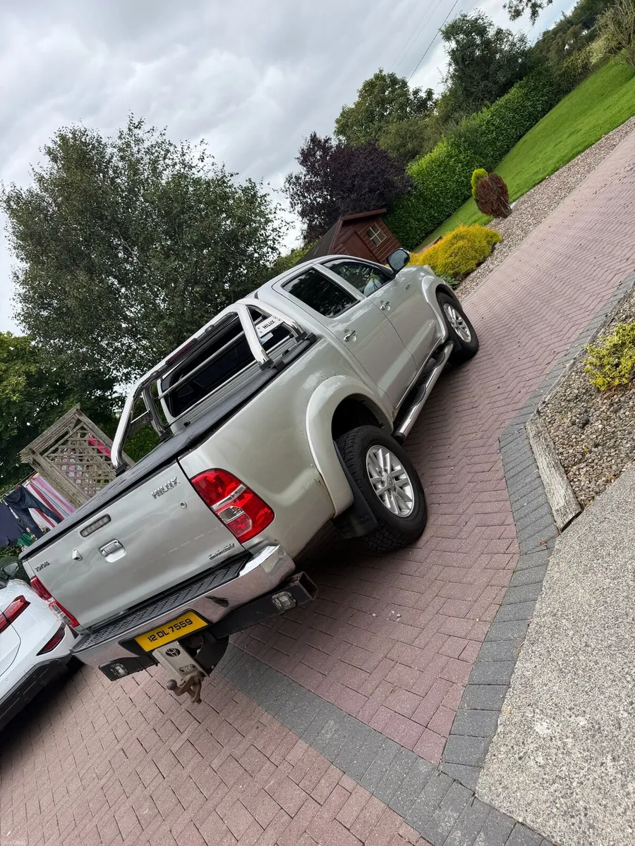 Toyota Hilux - Image 6