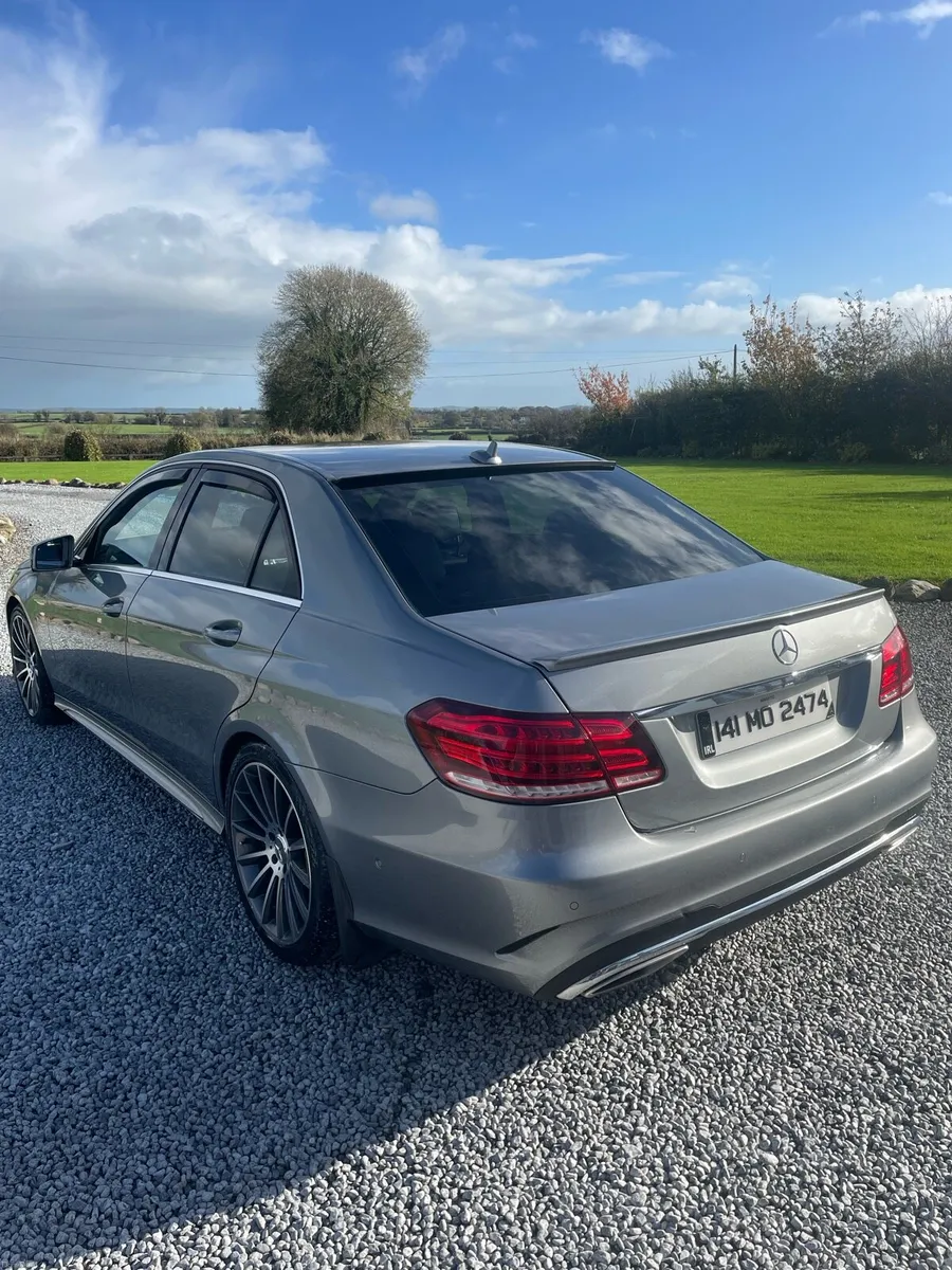Mercedes E220 AMG - Image 4