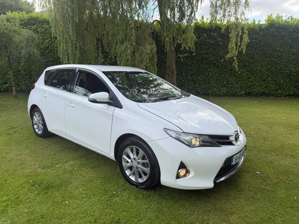 15 Toyota Auris 1.4 D4D Icon Nct 05/27 - Image 2