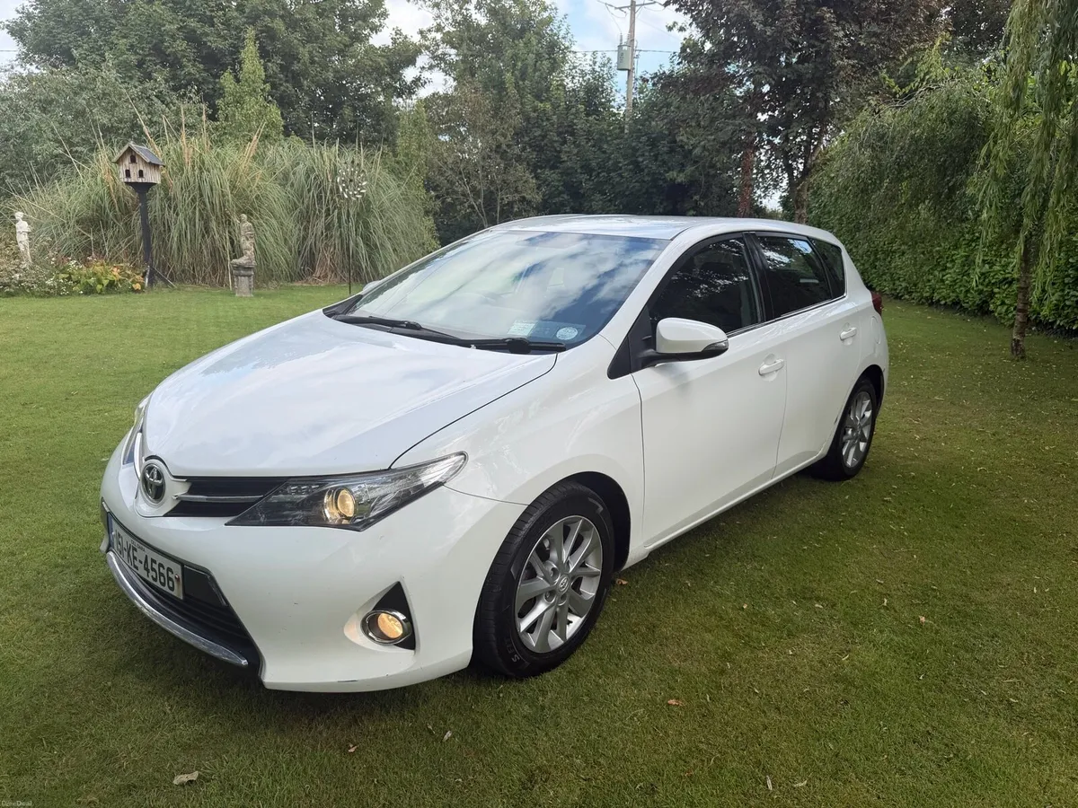 15 Toyota Auris 1.4 D4D Icon Nct 05/27 - Image 4