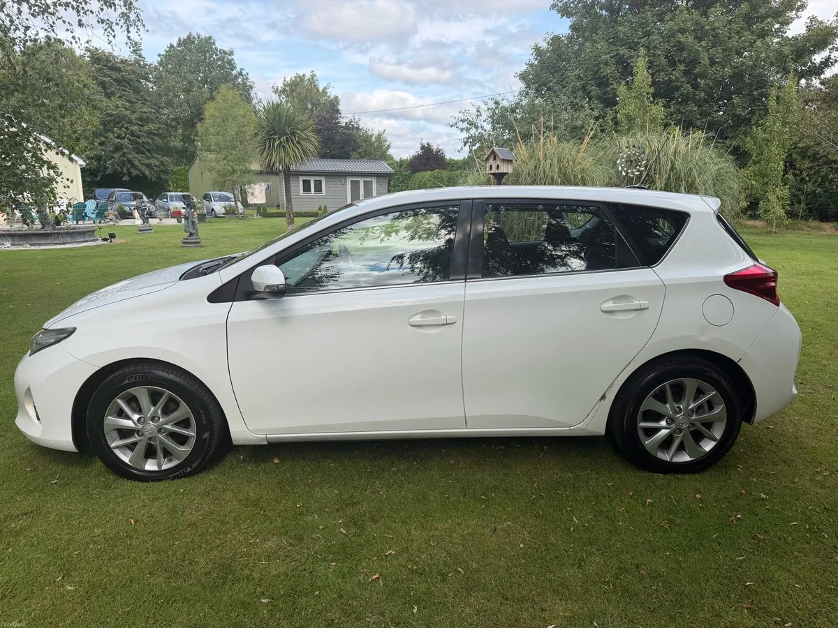 15 Toyota Auris 1.4 D4D Icon Nct 05/27 - Image 5