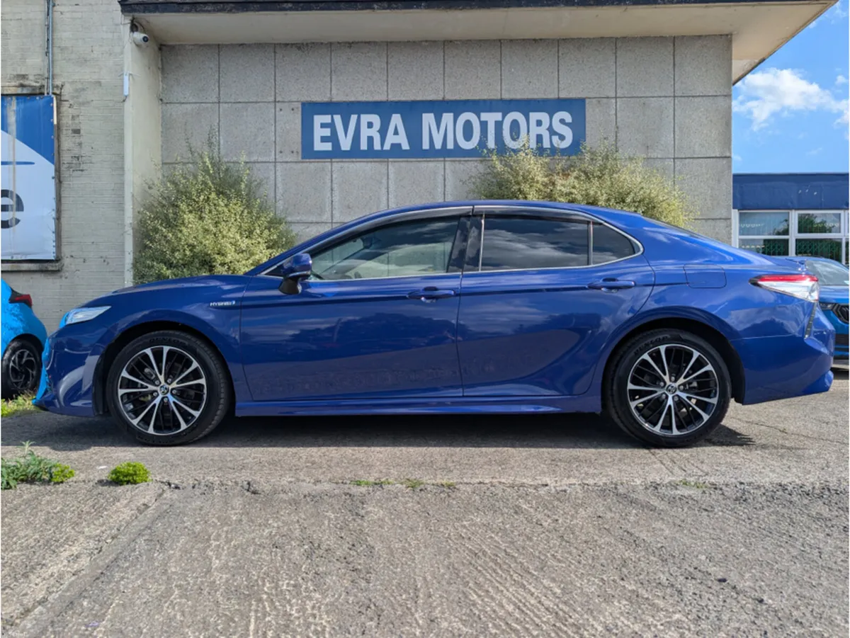 Toyota Camry WS HYBRID AUTOMATIC 2.5 PETROL //HALF - Image 5