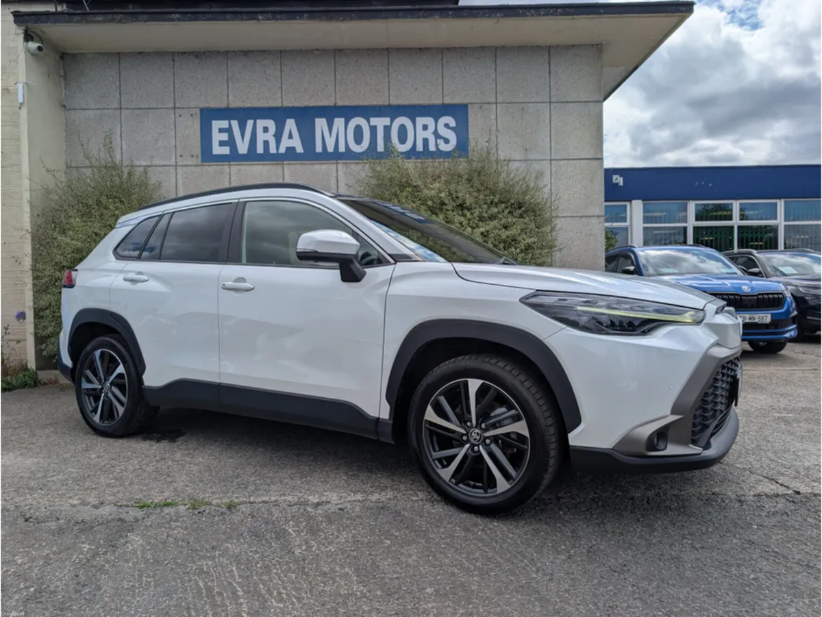 Toyota Corolla Cross Z 4WD AUTOMATIC HYBRID 1.8 PE - Image 3