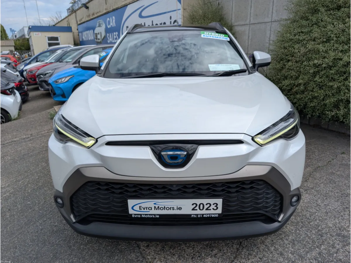 Toyota Corolla Cross Z 4WD AUTOMATIC HYBRID 1.8 PE - Image 2
