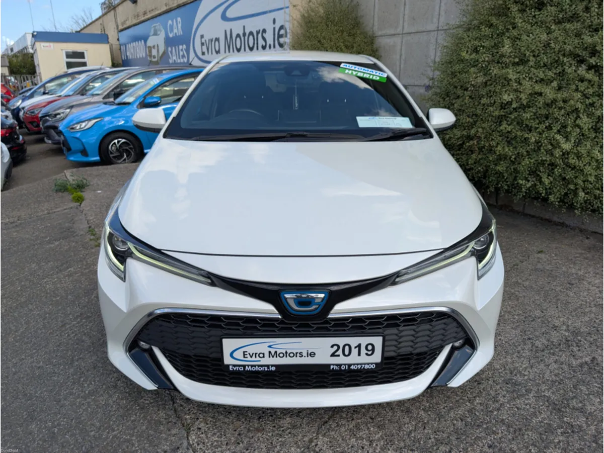 Toyota Corolla SPORT AUTOMATIC HYBRID 1.8 PETROL / - Image 2