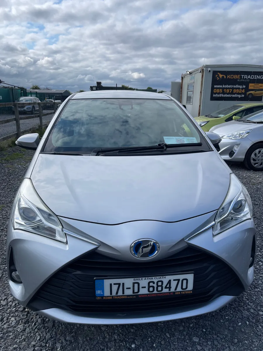 Toyota Vitz 2017 Automatic hybrid - Image 3