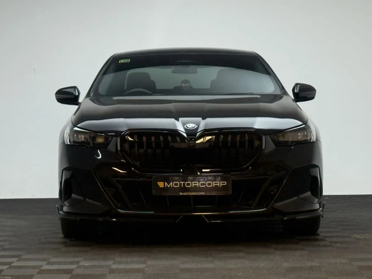 BMW 5-Series 530E M SPORT - Image 2