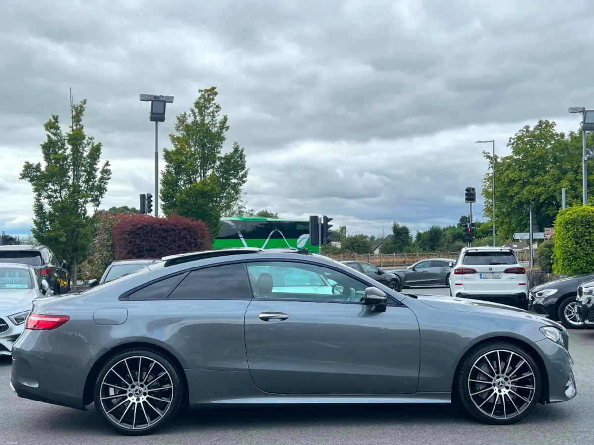 Mercedes-Benz E-Class E220D AMG PREMIUM NIGHT ED * - Image 4