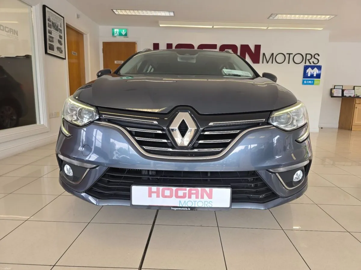 Renault Megane Dynamique S Nav Sport Tourer - Image 2