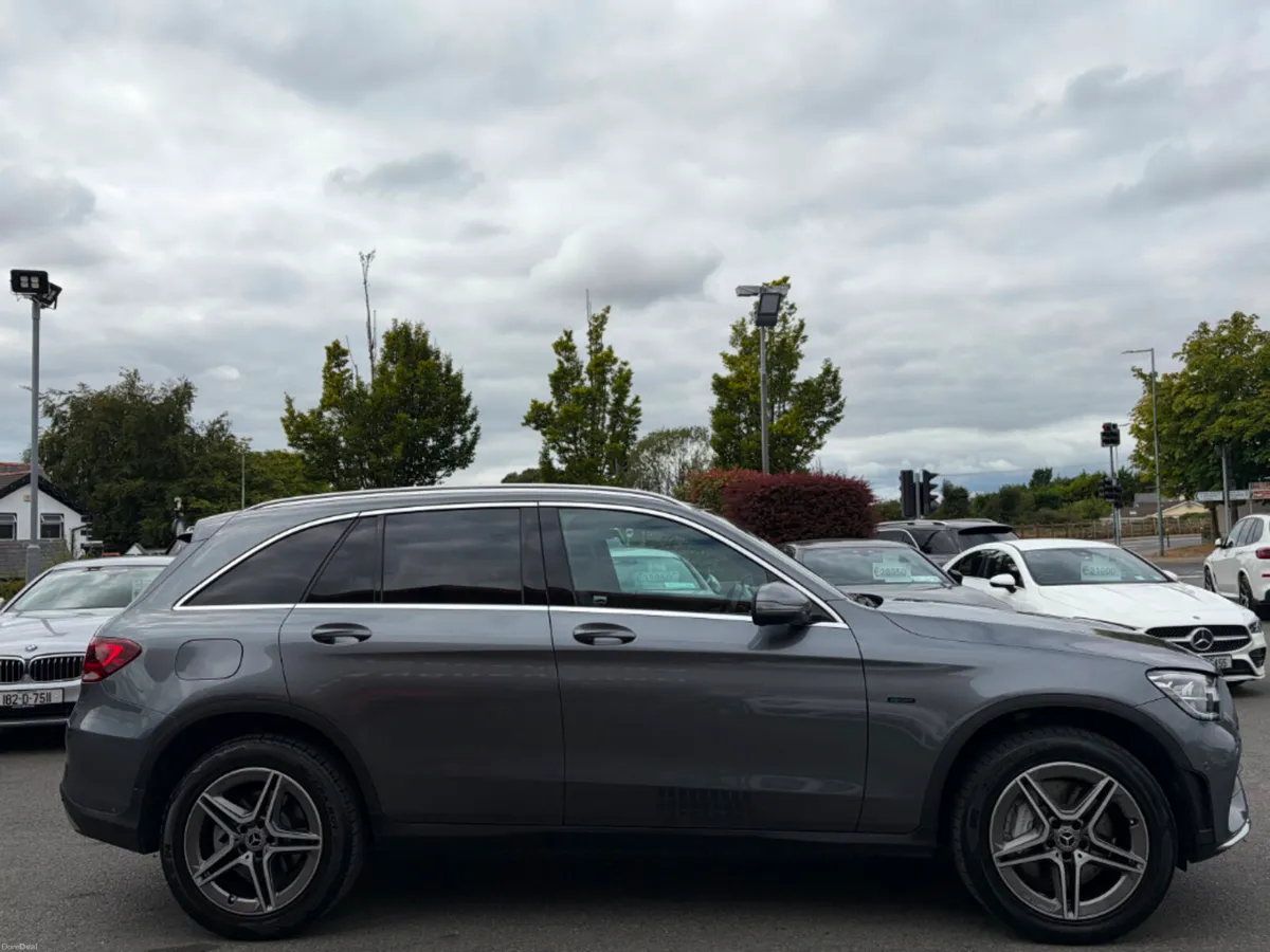 Mercedes-Benz GLC 300E AMG Line 4matic Hybrid Auto - Image 4