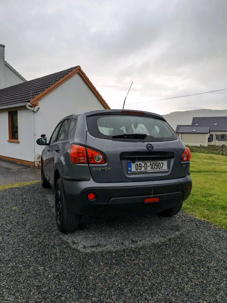 Nissan Qashqai 1.5 Extremely Well Looked After - Image 2