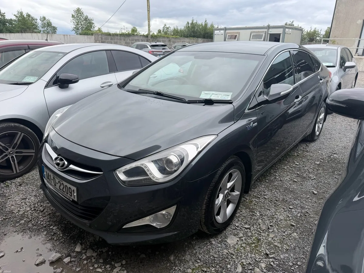 2014 HYUNDAI I40 NCT 2-27 MINT - Image 2