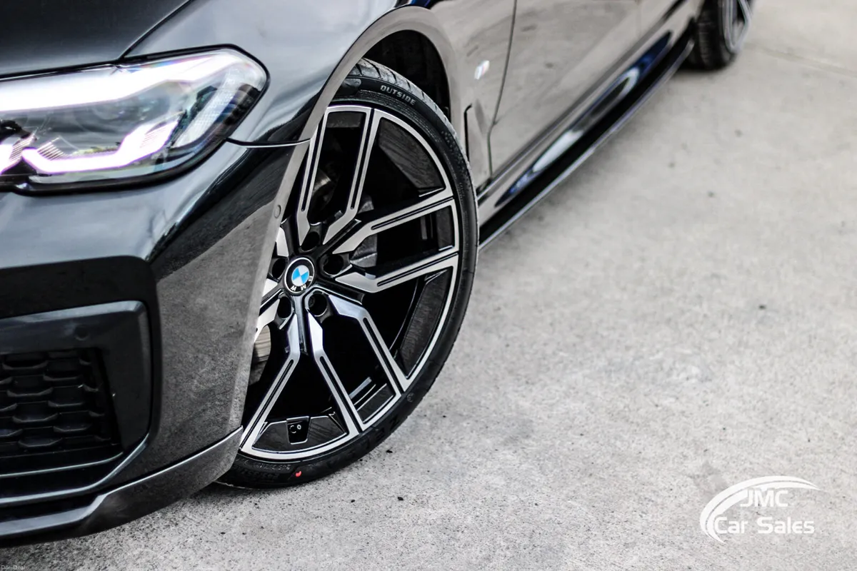 2022 BMW 5 SERIES LCI AUTO - Image 2
