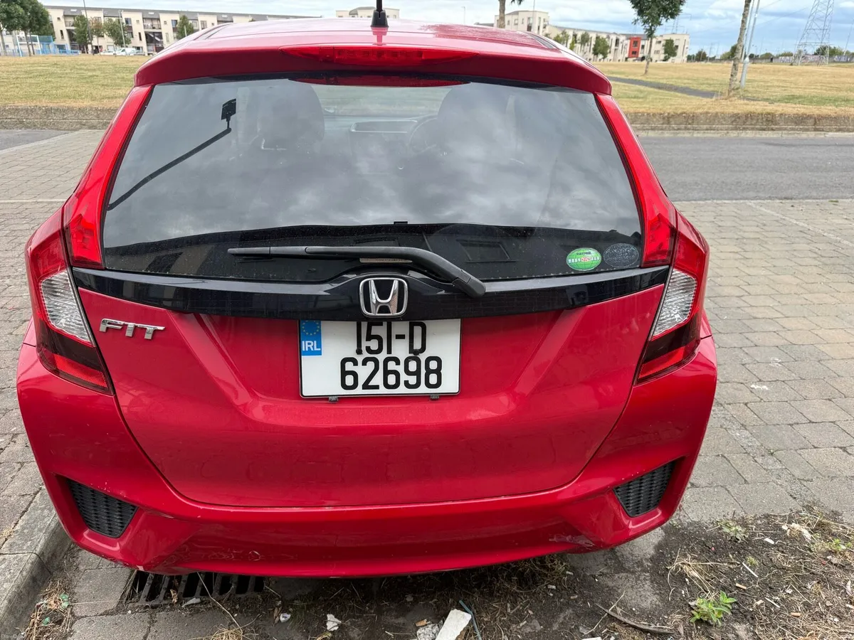Honda Fit 2015 - Image 2