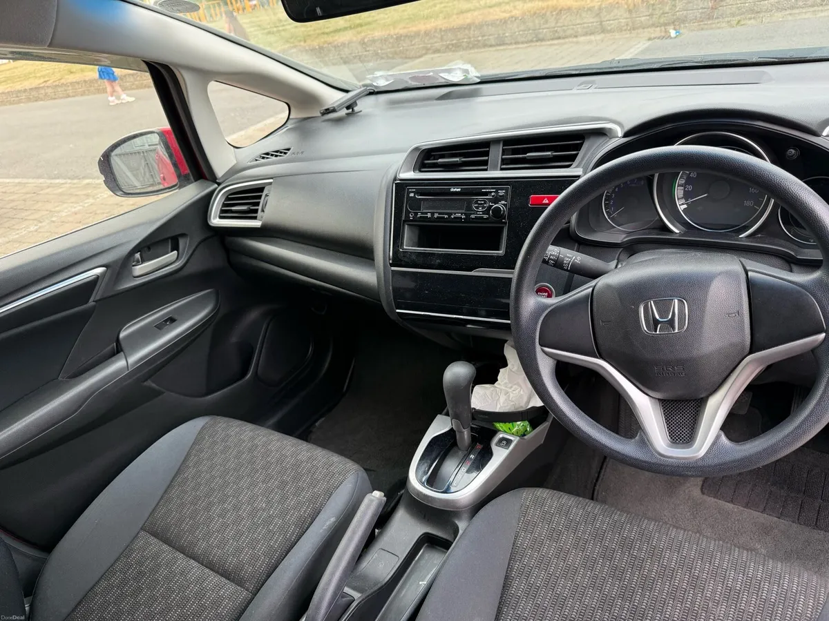 Honda Fit 2015 - Image 6