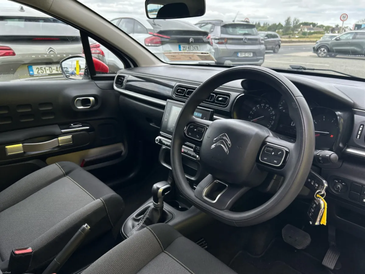 Citroen C3 FEEL PURETECH 110 S&S EAT6 4 4DR - Image 6