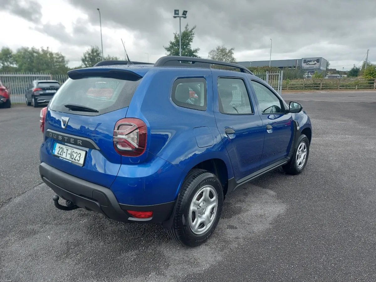 Dacia Duster ESSENTIAL BLUE DCI 115 4X2 5DR - Image 4
