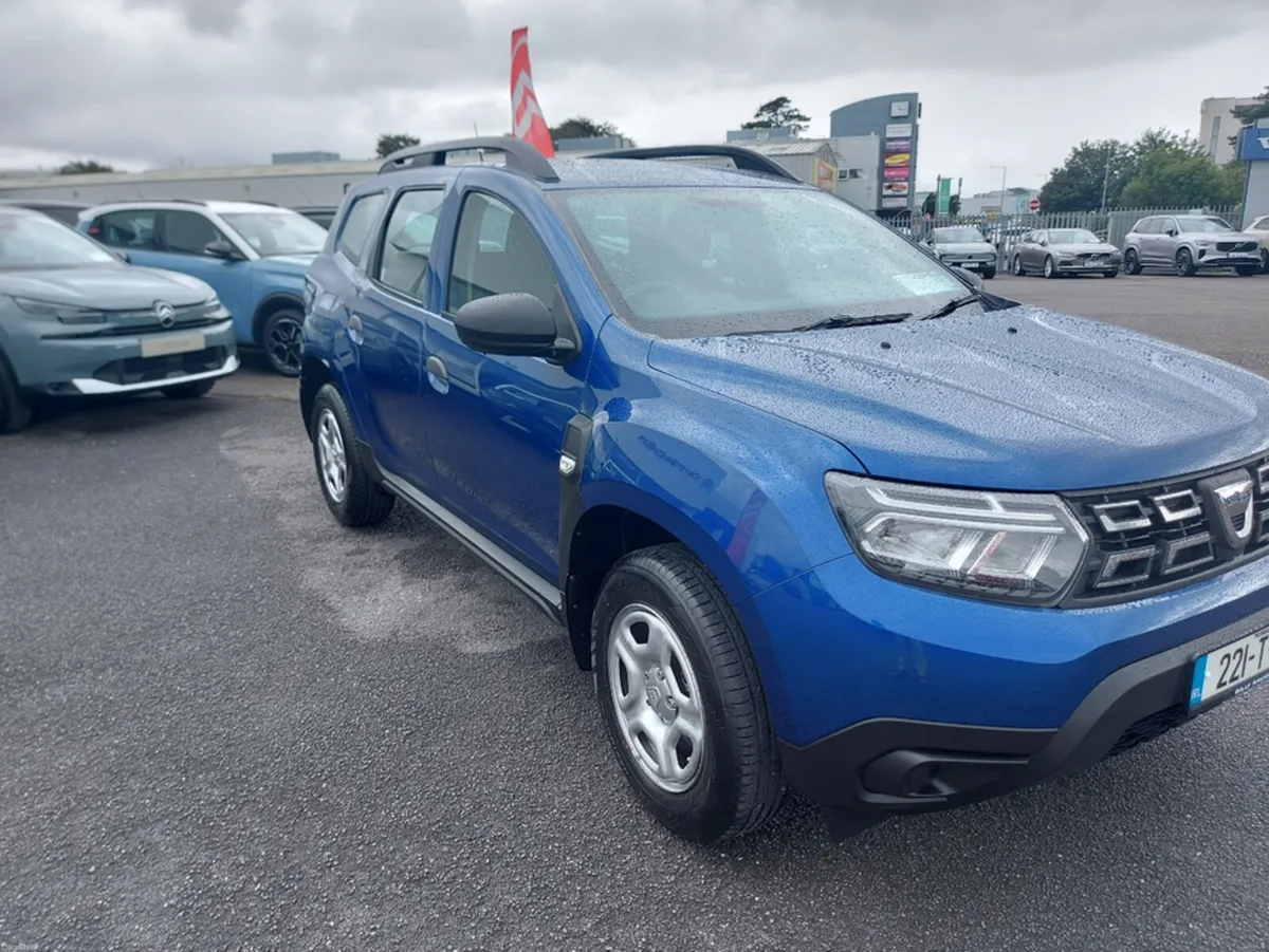Dacia Duster ESSENTIAL BLUE DCI 115 4X2 5DR - Image 2