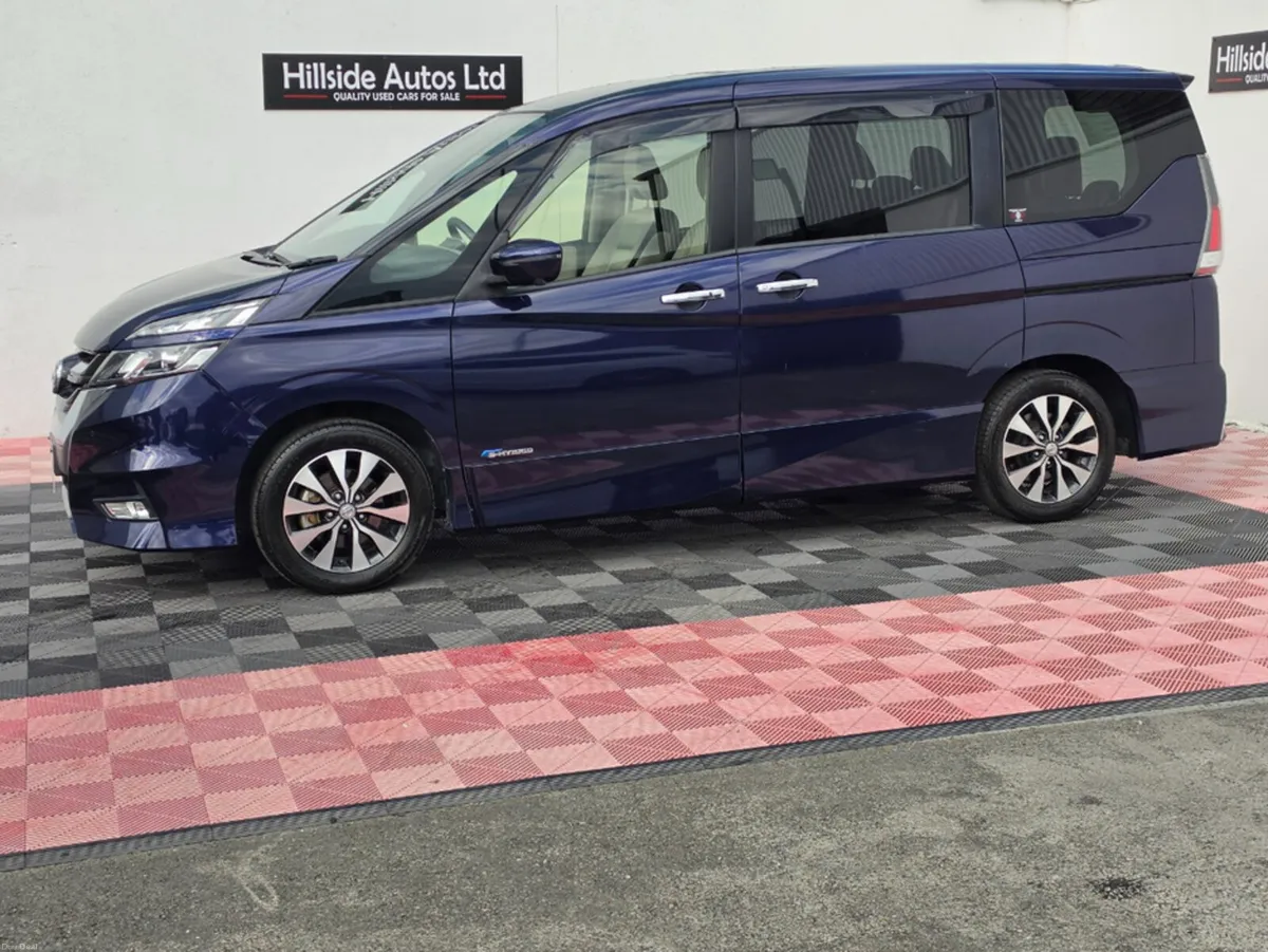 Honda Stepwagon SPADA 2.0 PETROL HYBRID AUTOMATIC - Image 4