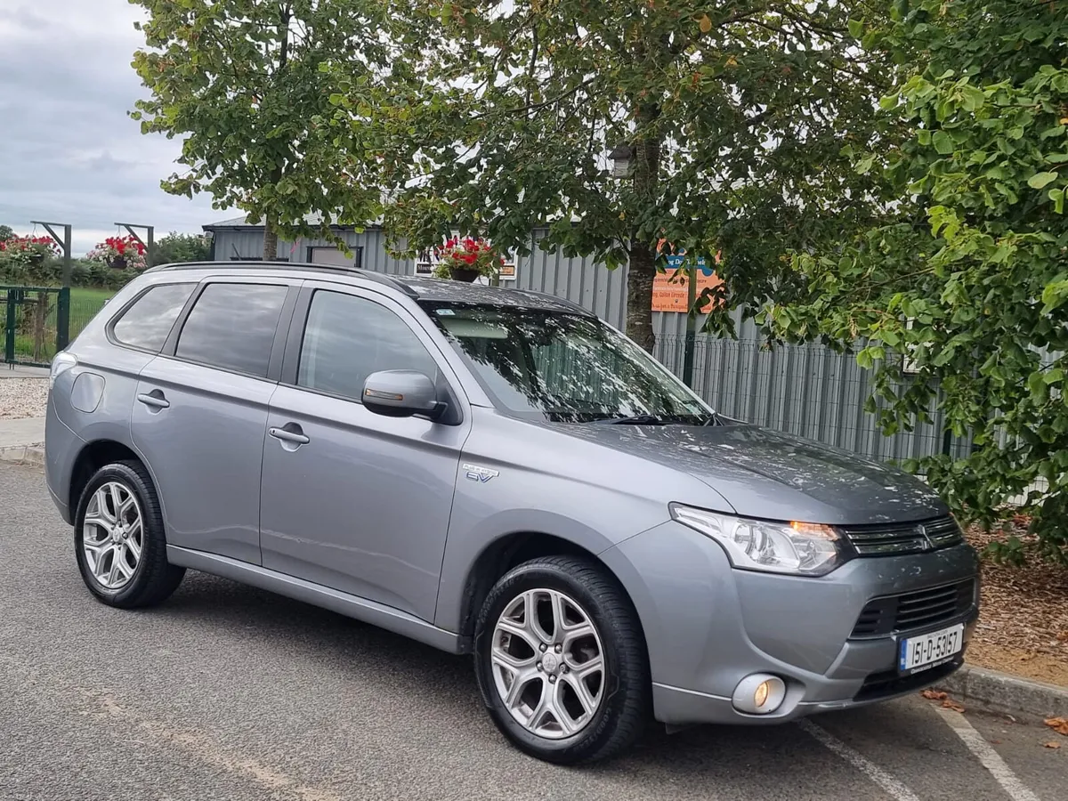 2015 MITSUBISHI OUTLANDER AUTOMATIC hybrid - Image 6