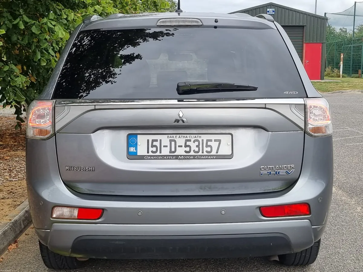 2015 MITSUBISHI OUTLANDER AUTOMATIC hybrid - Image 2