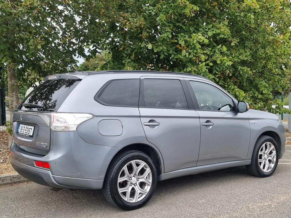 2015 MITSUBISHI OUTLANDER AUTOMATIC hybrid - Image 5