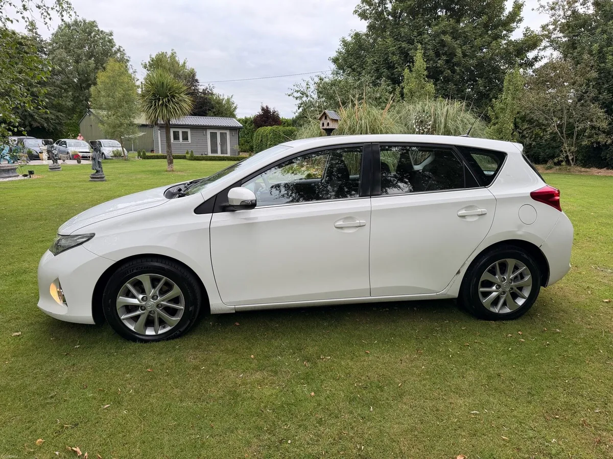 15 Toyota Auris 1.4 D4D Icon Nct 05/27 - Image 5