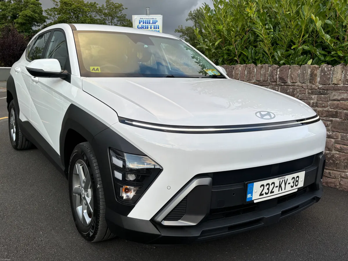 HYUNDAI KONA HYBRID AUTOMATIC NEW MODEL AS NEW - Image 3