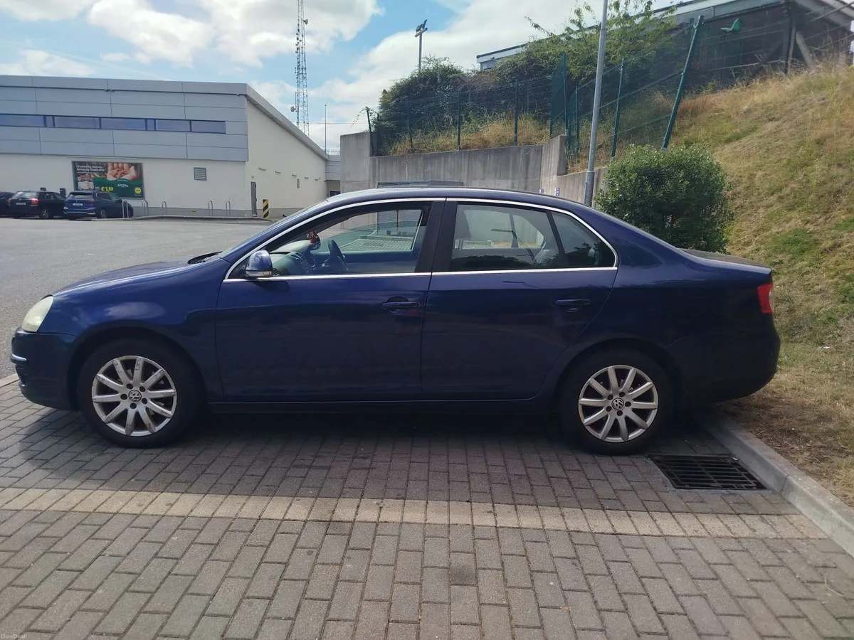 Volkswagen Jetta 2009 - Image 3