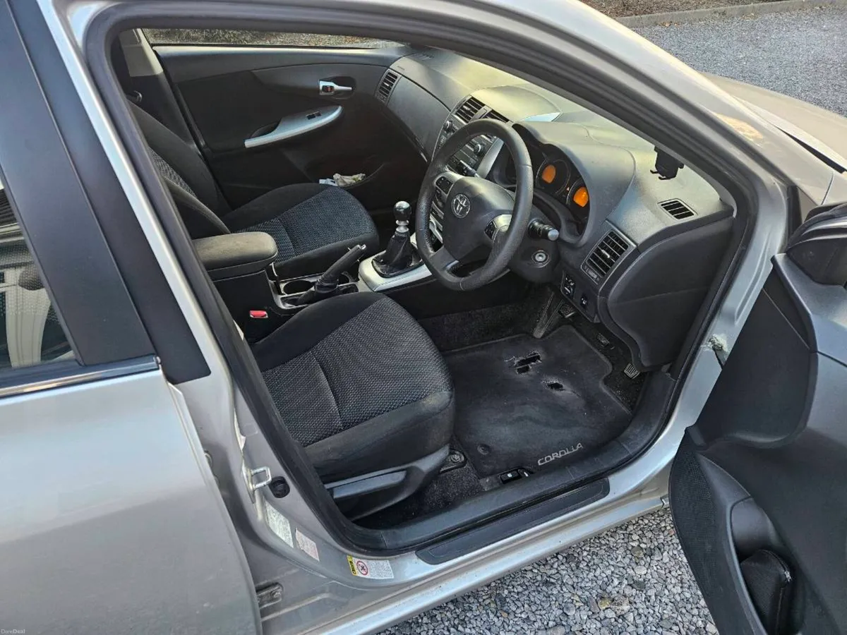 Toyota Corolla - Image 5