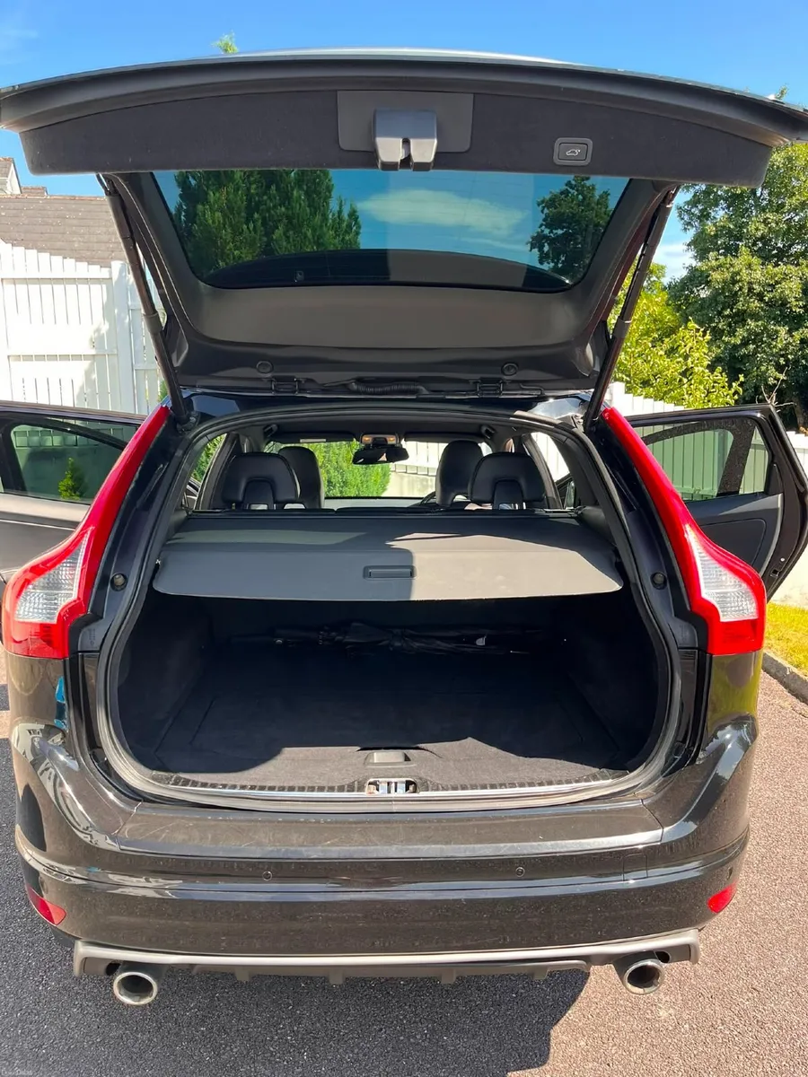 Volvo XC60 D4 R-Design Lux Nav Auto | Winter Pack - Image 6