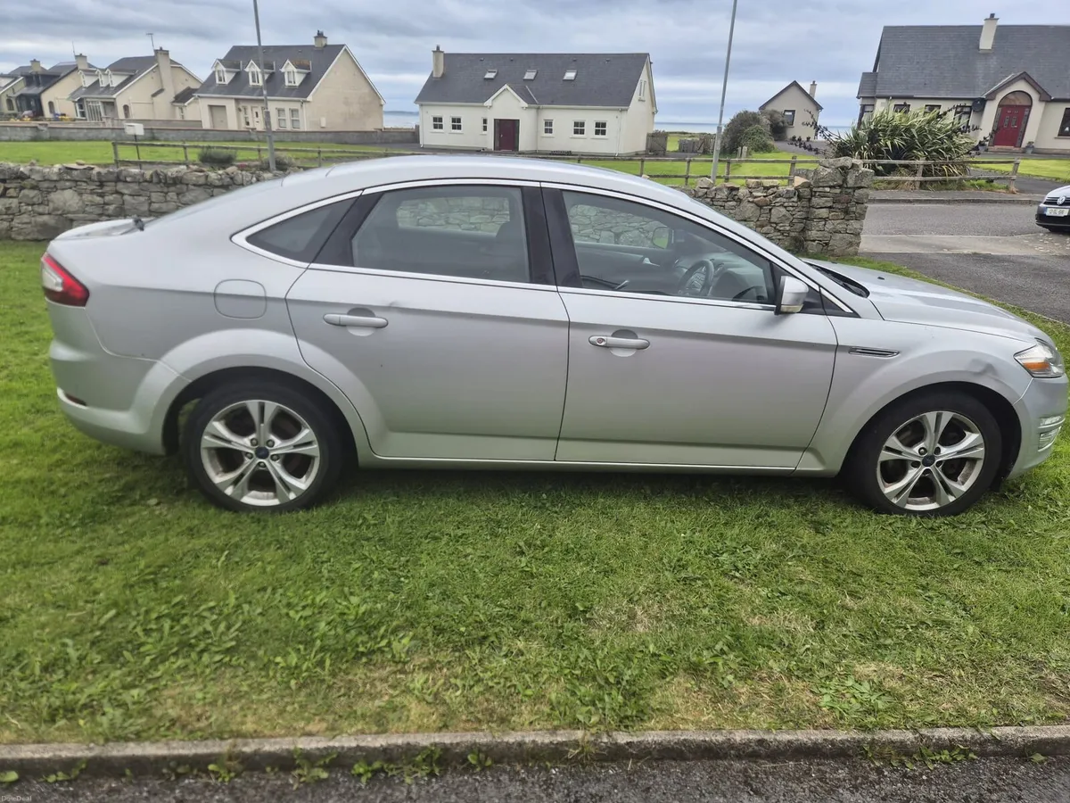 132 Ford Mondeo Titanium - Image 3