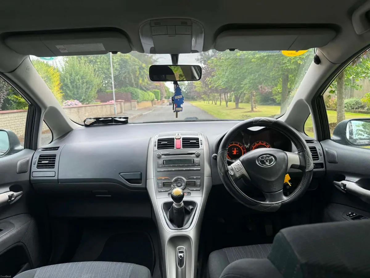 2010 Toyota Auris nct and tax low millege - Image 6