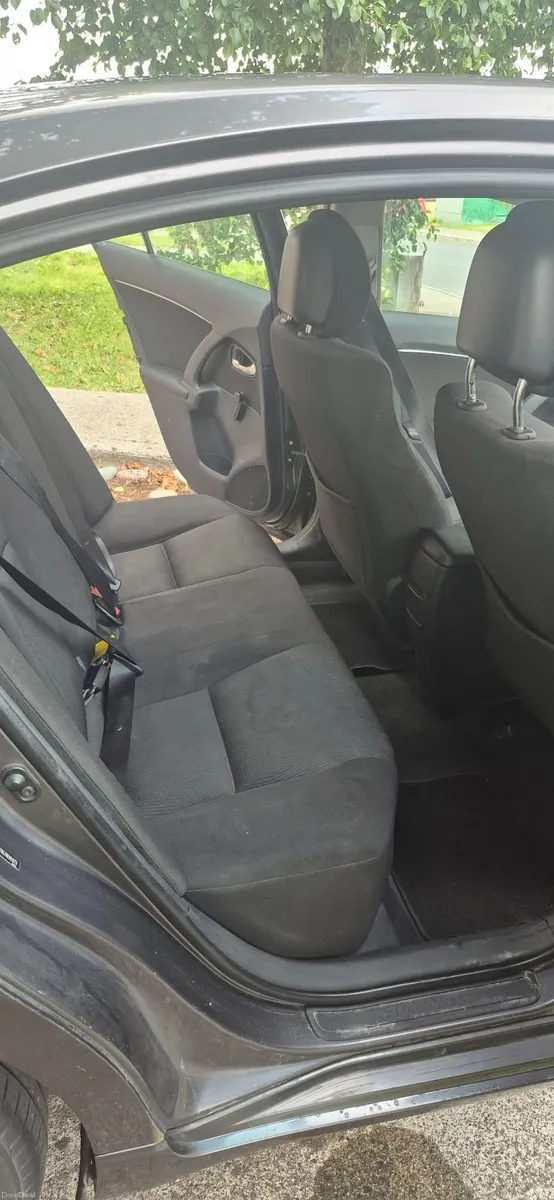 Toyota Avensis 2010 - Image 6