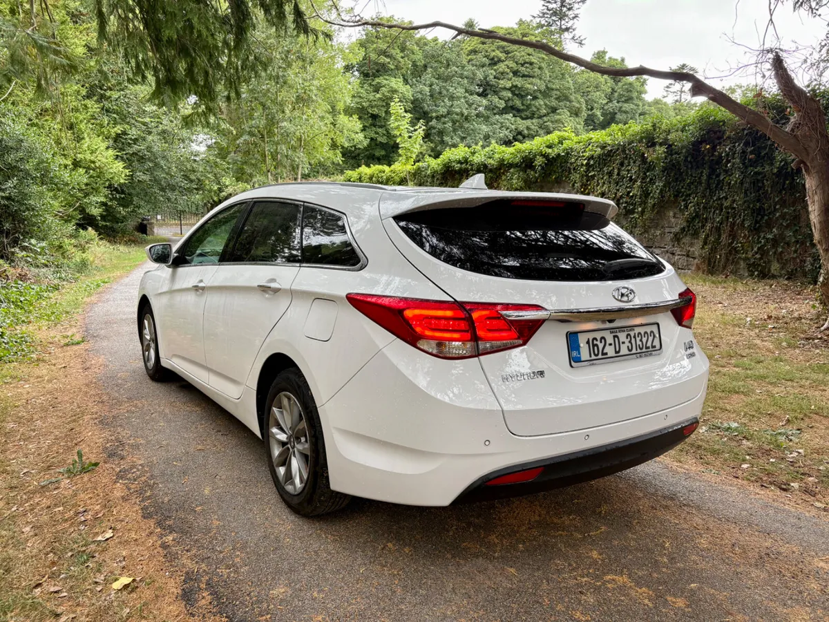 162 Hyundai i40 Estate, NCT to December 2026! - Image 2